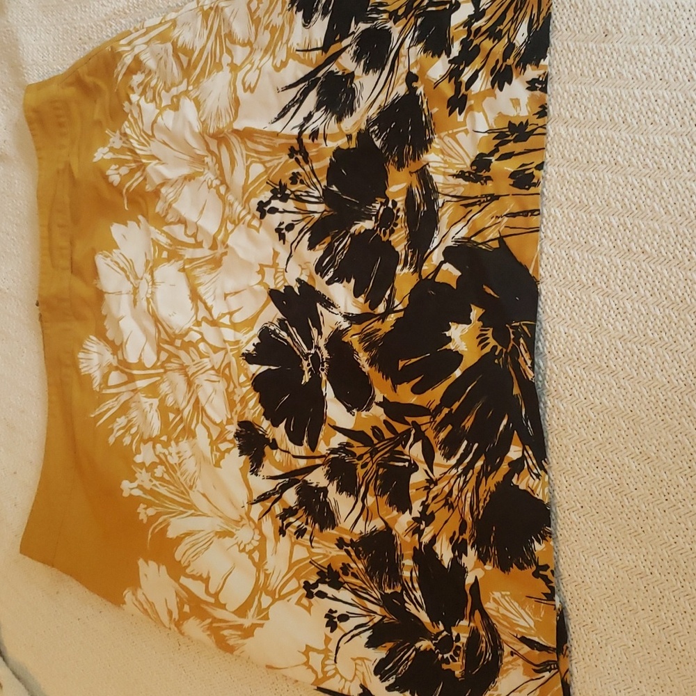 Van Huesen Mustard/Black printed Above the Knee Length Skirt Size 14
